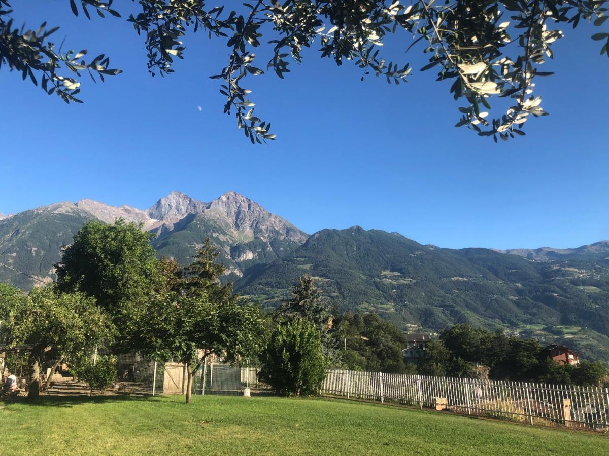 Villa Mara - Aosta - 200 Mq - Wifi - Jacuzzi - Parcheggio - Giardino Bagian luar foto