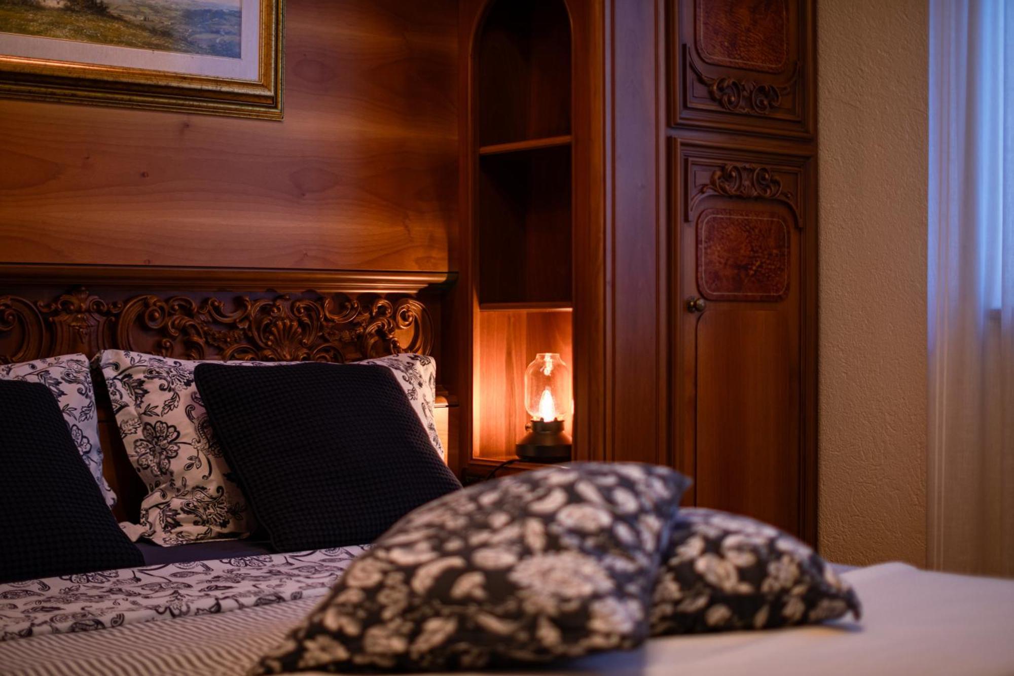 Villa Mara - Aosta - 200 Mq - Wifi - Jacuzzi - Parcheggio - Giardino Bagian luar foto