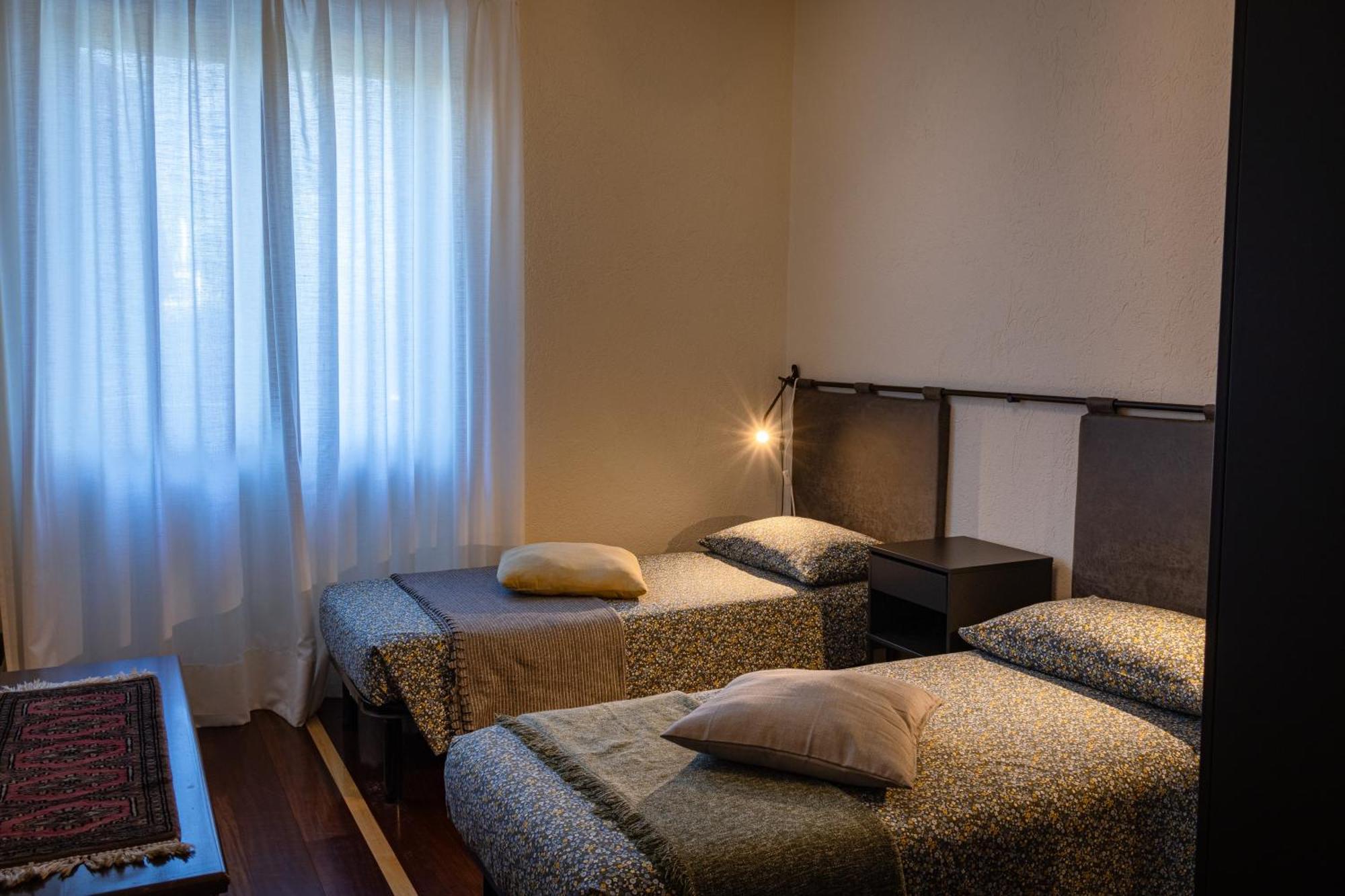 Villa Mara - Aosta - 200 Mq - Wifi - Jacuzzi - Parcheggio - Giardino Bagian luar foto