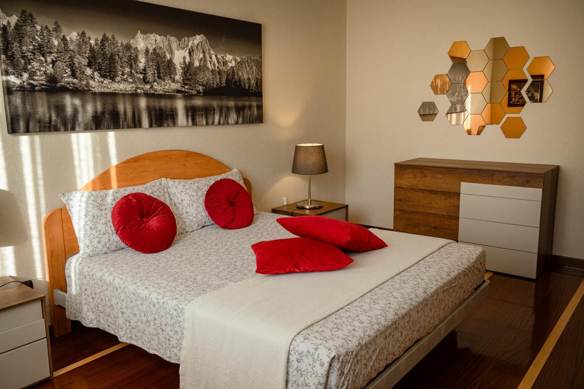 Villa Mara - Aosta - 200 Mq - Wifi - Jacuzzi - Parcheggio - Giardino Bagian luar foto