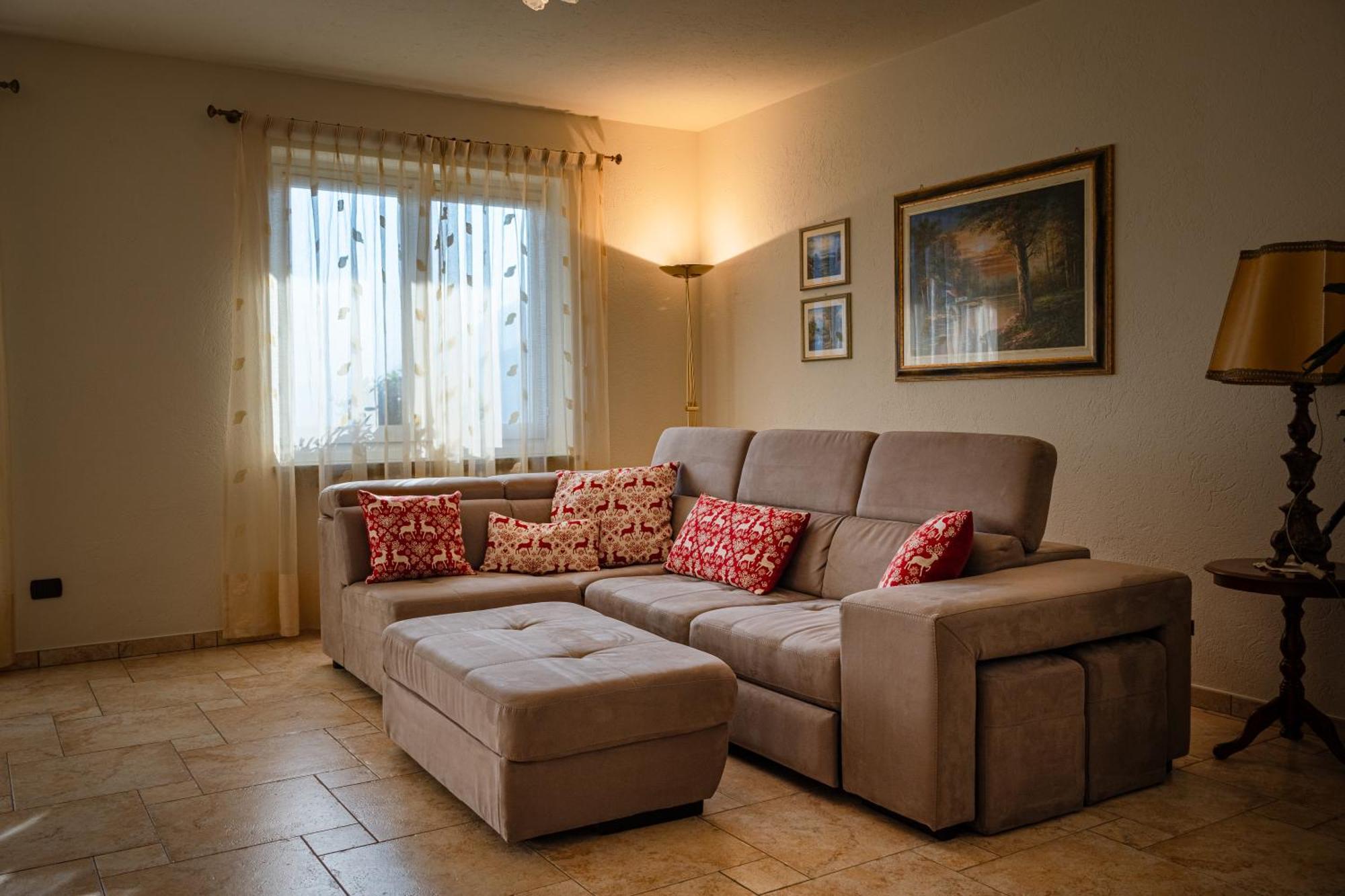 Villa Mara - Aosta - 200 Mq - Wifi - Jacuzzi - Parcheggio - Giardino Bagian luar foto
